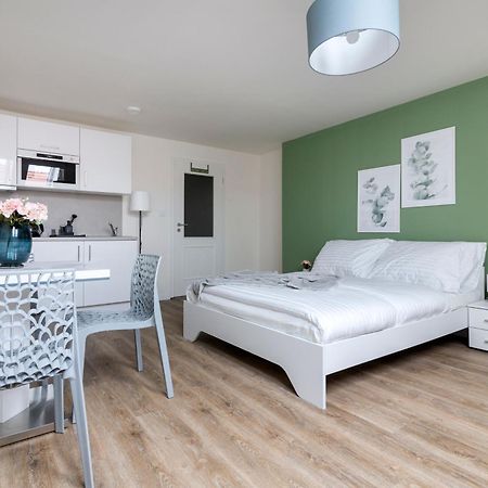 Central Haven Apartments Прага Экстерьер фото