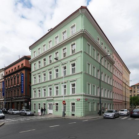 Central Haven Apartments Прага Экстерьер фото