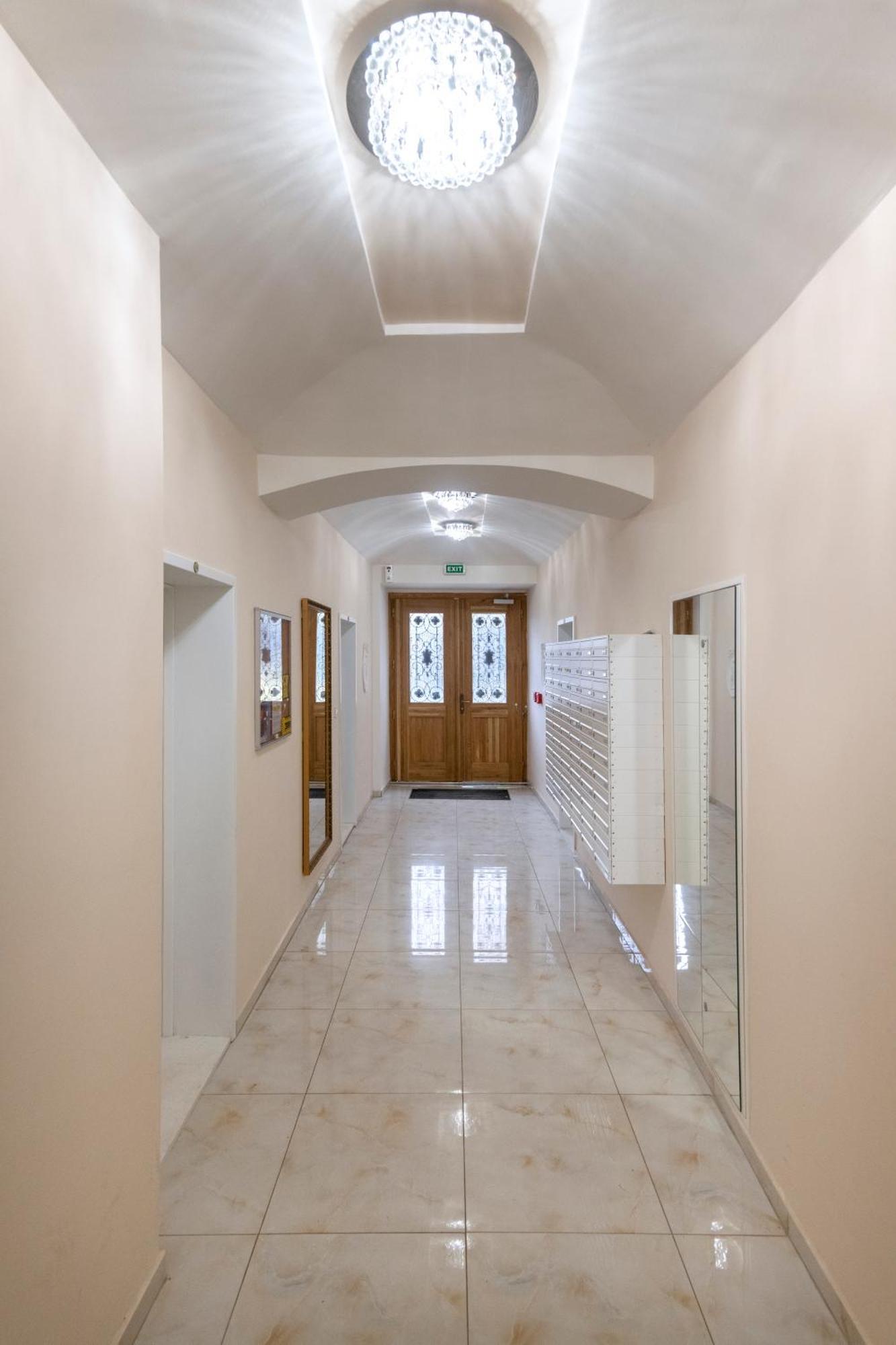 Central Haven Apartments Прага Экстерьер фото