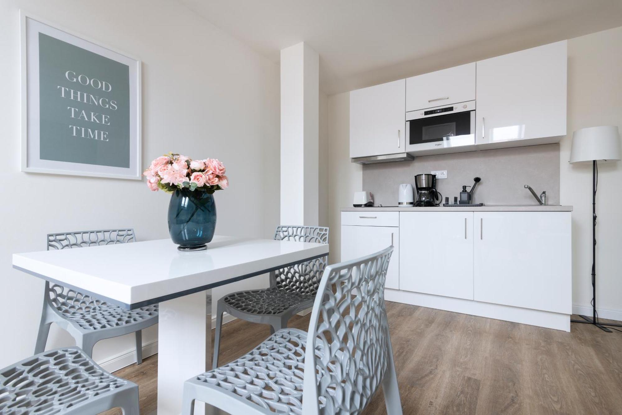 Central Haven Apartments Прага Экстерьер фото