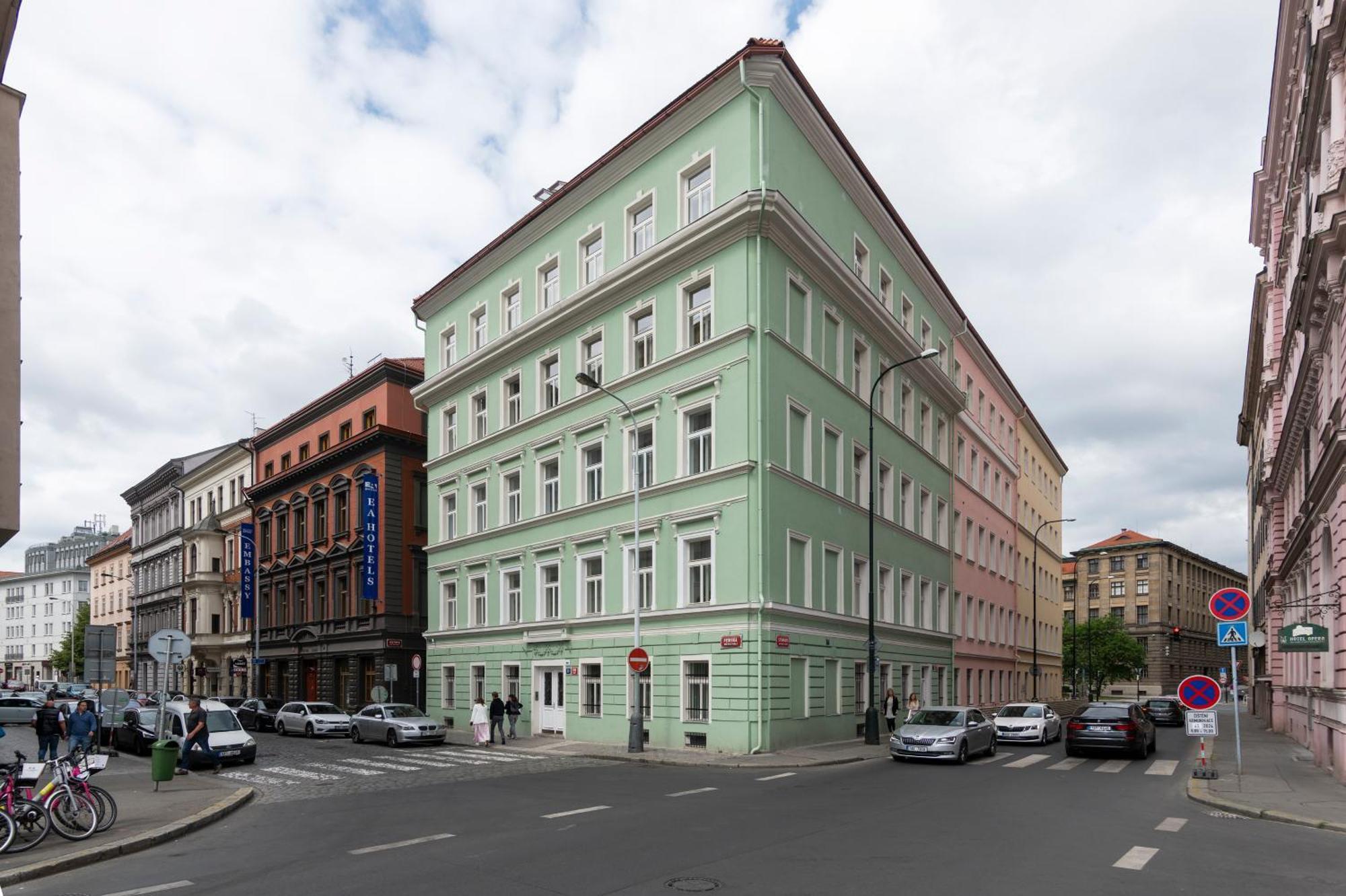 Central Haven Apartments Прага Экстерьер фото